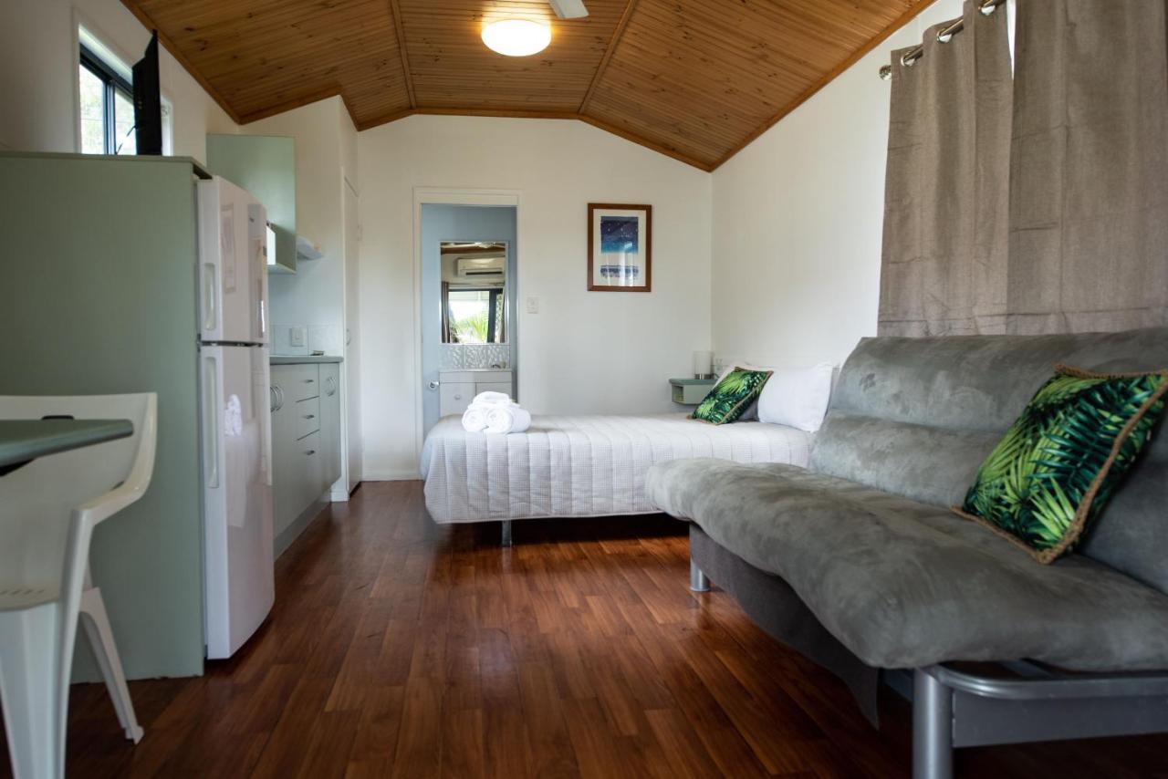 Sarina Palms Caravan And Cabins Village Kültér fotó